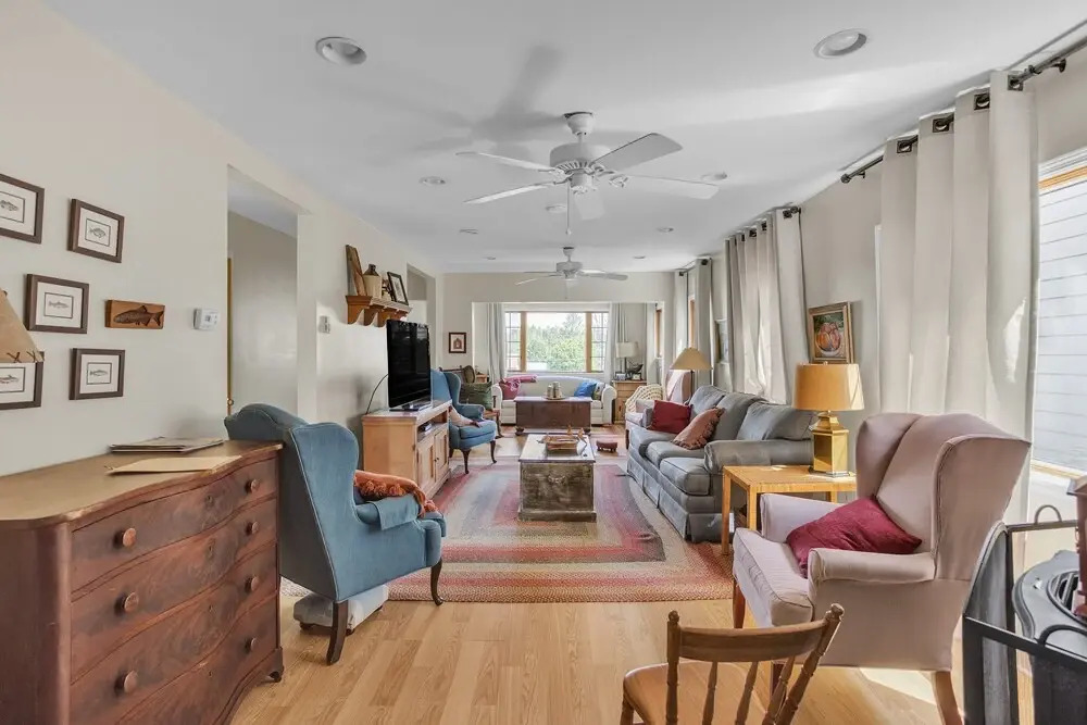 Home Port - Spacious Retreat In Prime Location 4 Bedroom Home