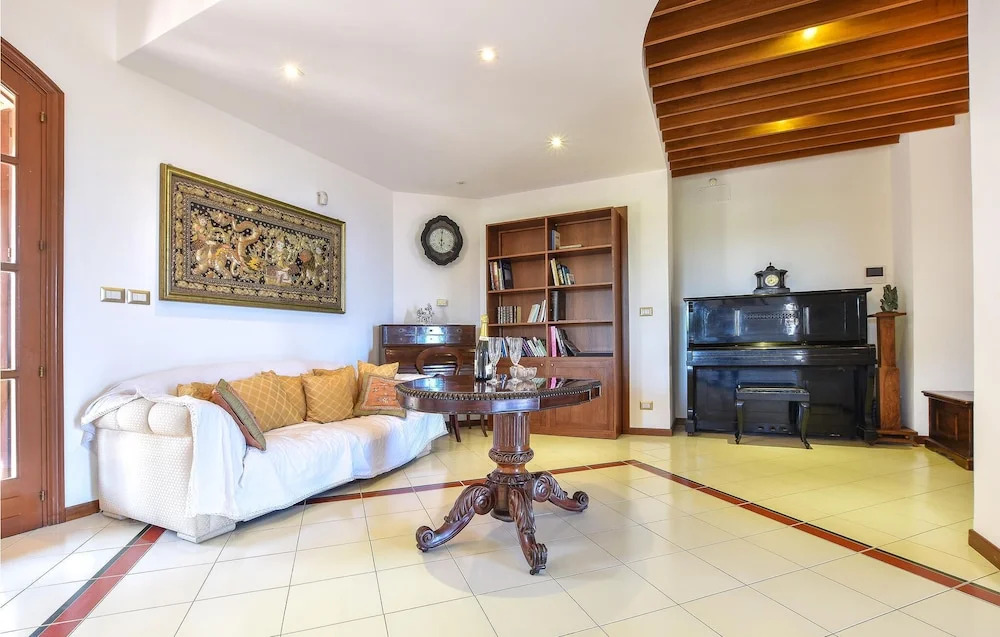 Gorgeous Home In Acicatena