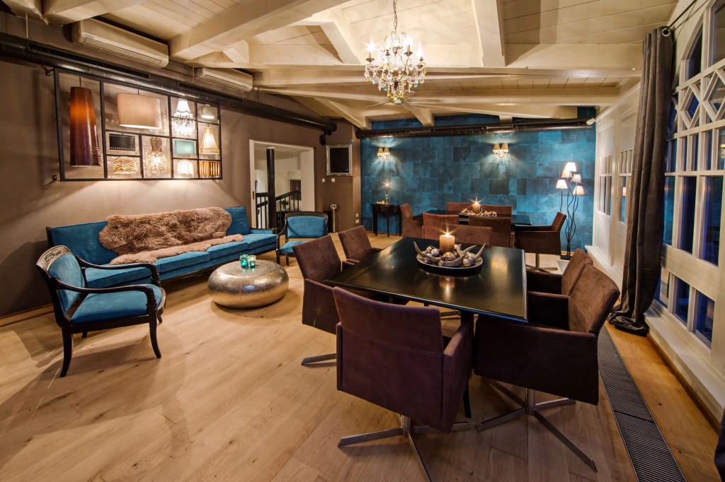 TWO TIMEZ - Boutique Hotel - with AC