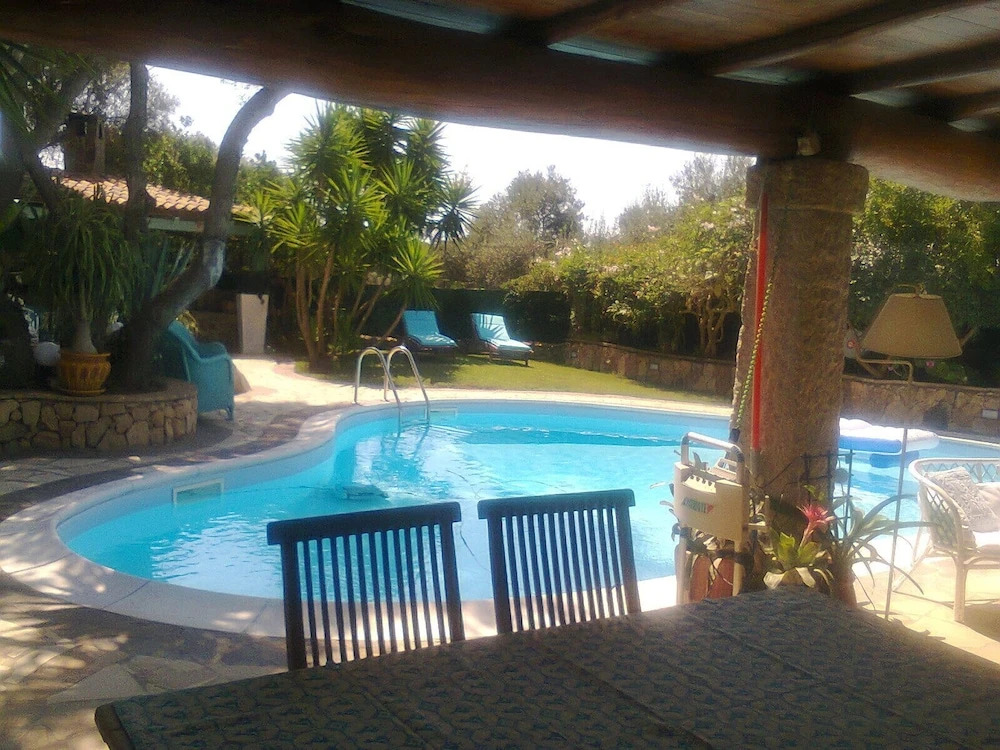 Very cozy, comfortable lanthana villa on 2 floors, independent