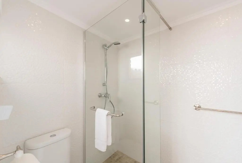 Fisherman's Beach Home 2BR 2BA AC Wi-Fi