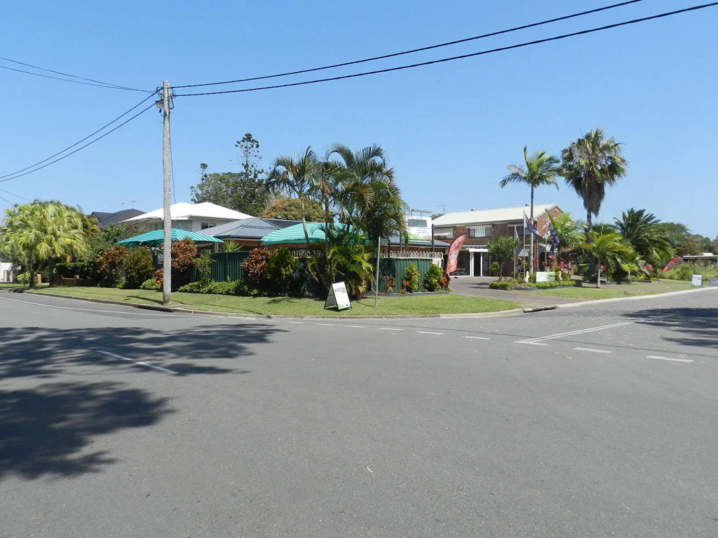 Beachmere Palms Motel