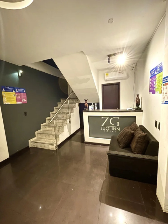 Hotel Zugi Inn