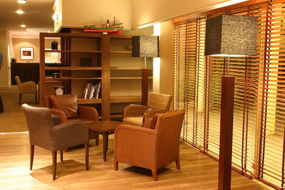 Eight Acres Hotel
