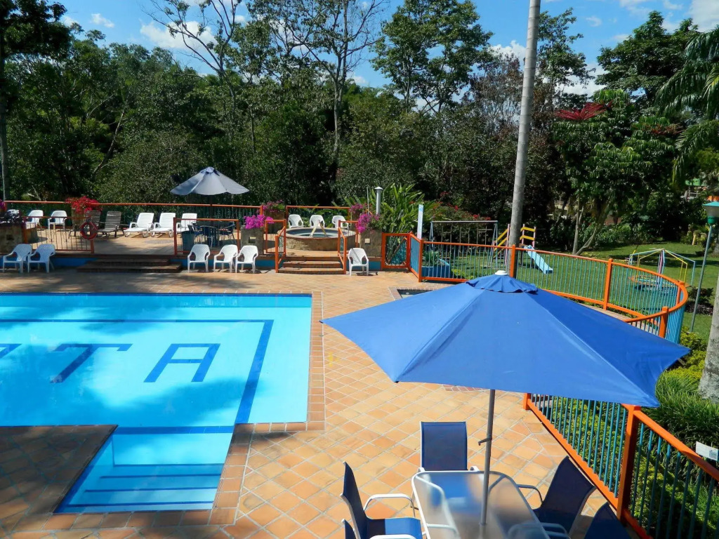 Hotel Campestre La Tata
