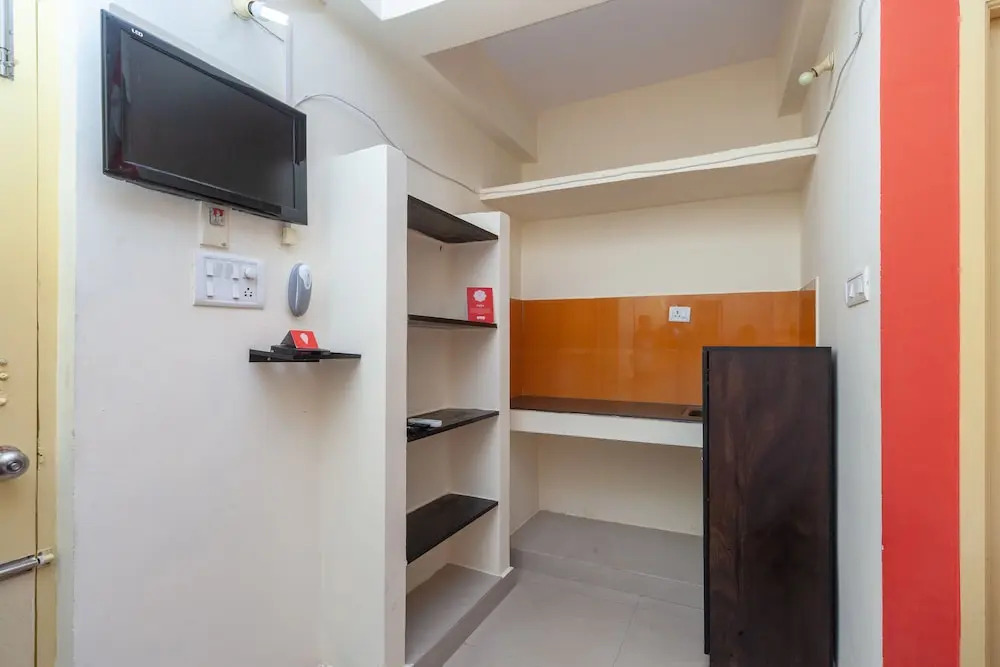 OYO 26936 Adhithya Inn