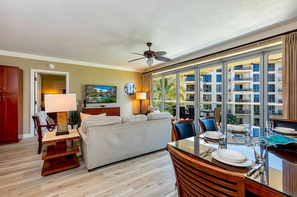 W-Honua Kai Hokulani 310 by Coldwell Banker Island Vacations