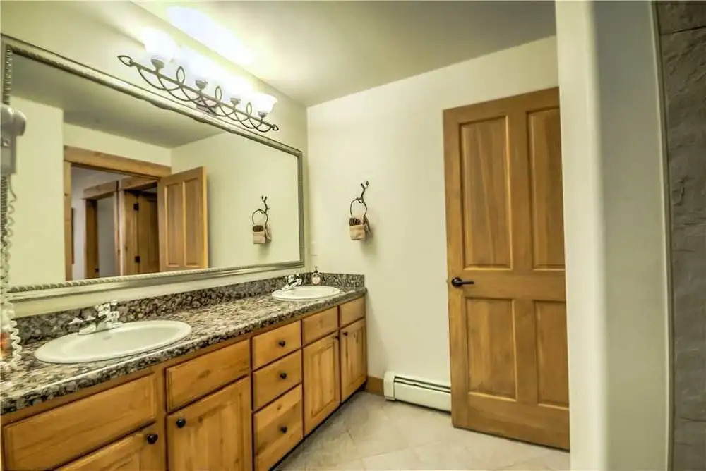 Canyon Creek B 204
