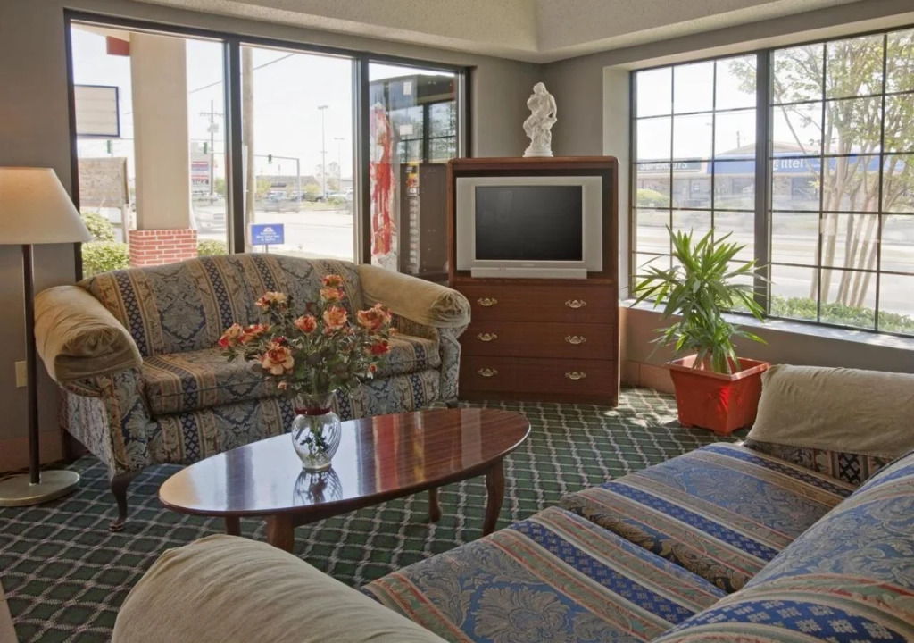 Nola Inn