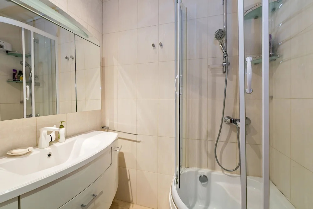 MaxRealty24 Черняховского, 3