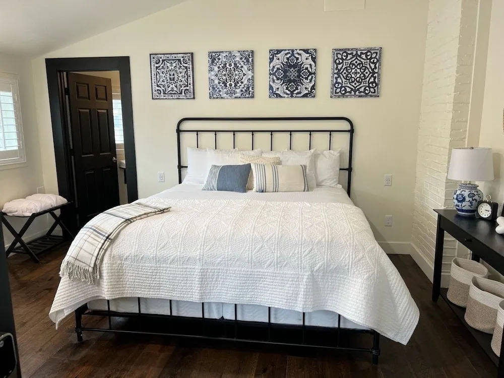 Bespoke Inn Flagstaff