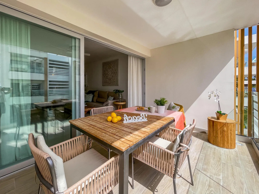 Gorgeous apartment steps from the beach.  B3