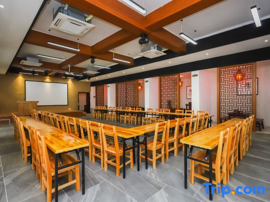 Wanlv Hakka Inn