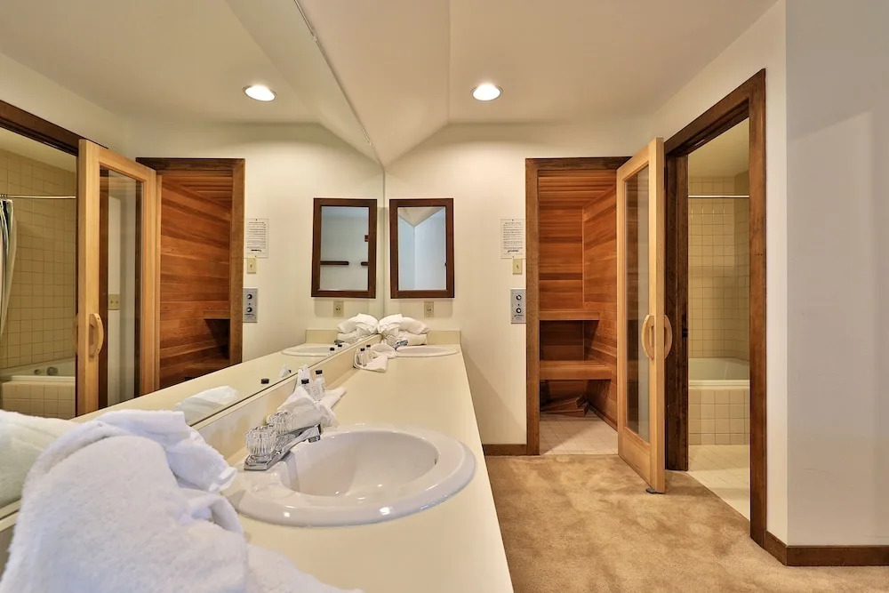 Sunrise West Glade: 3br, 3ba Ski In/ski Out Condo 3 Bedroom Condo