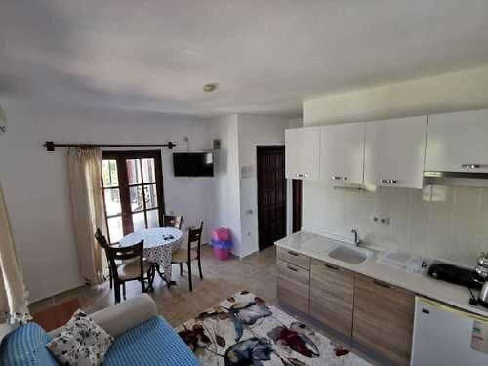 Derin Suite Hotel