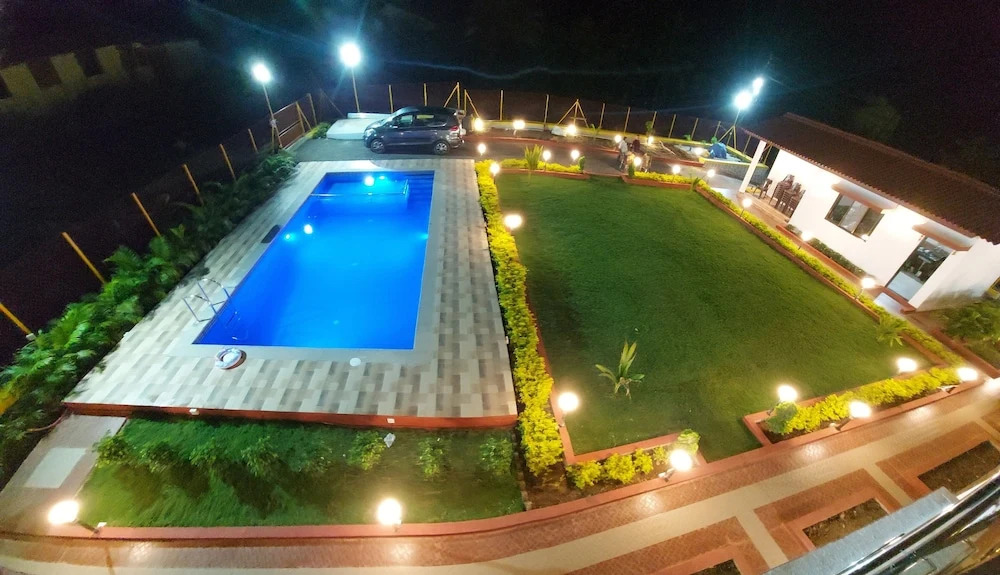 Berryl Resorts