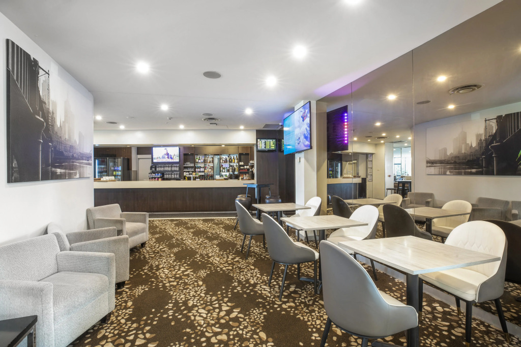 Holiday Inn Melbourne Airport by IHG