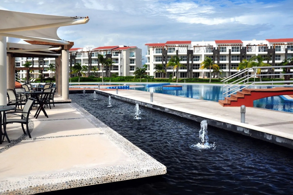 MareAzul Family Beach Condohotel