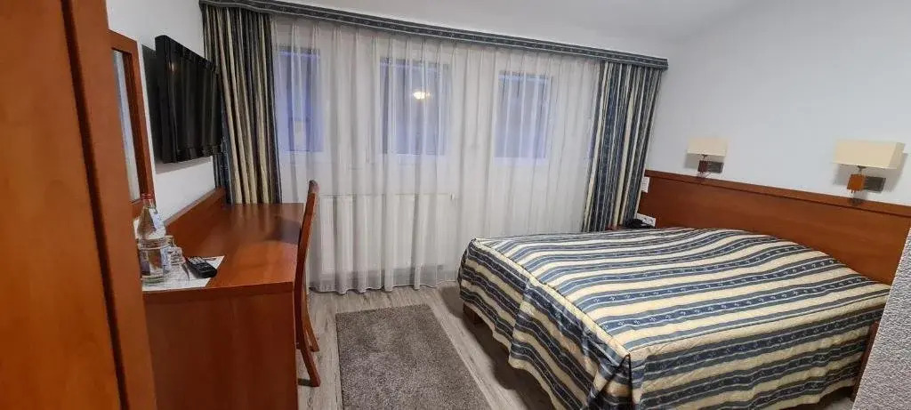 M-A-S-Hotel