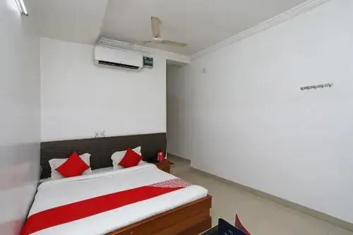 Hotel Yuvraj by OYO Room