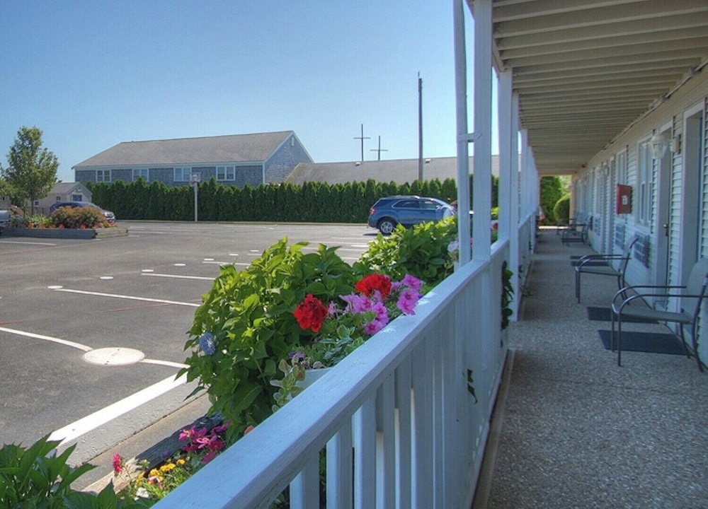 Pier 7 Condominiums
