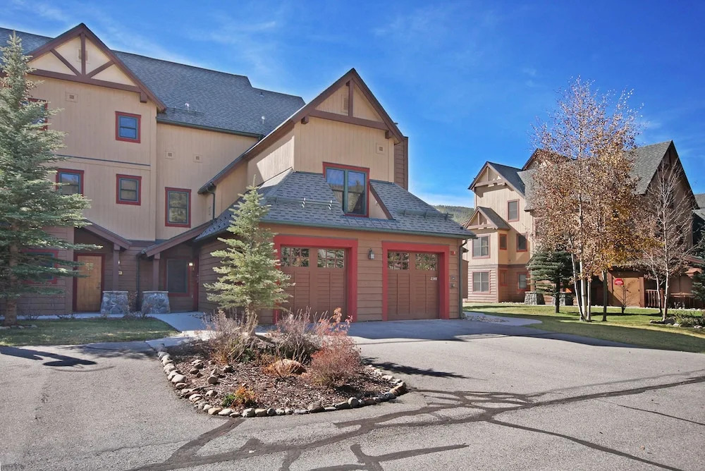 2345 Red Hawk Townhome Townhouse