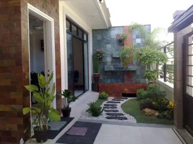 DB's Hometel