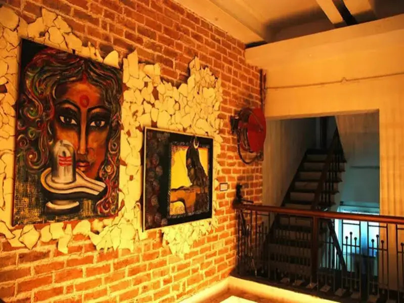 The Corner Courtyard