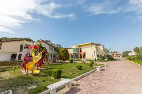 Kolaveri Resort