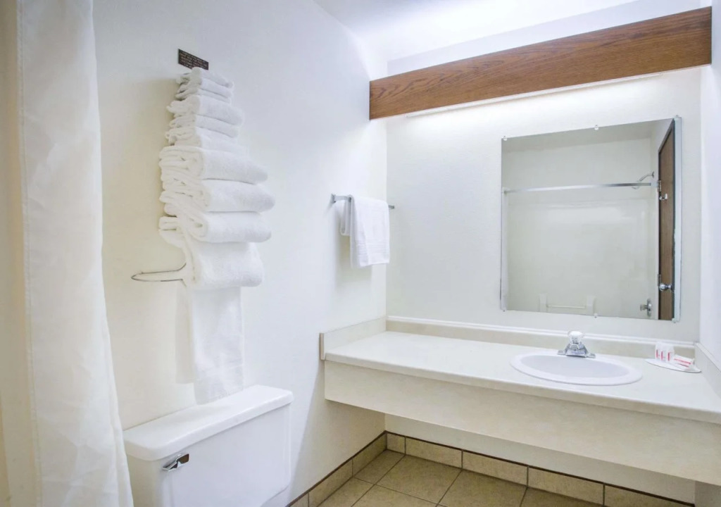 Wautoma Inn by OYO near Airport WI 73