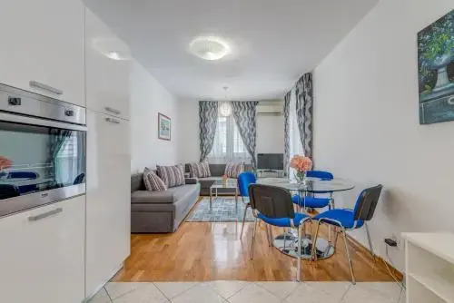 LCT Beacfront apartment ZS