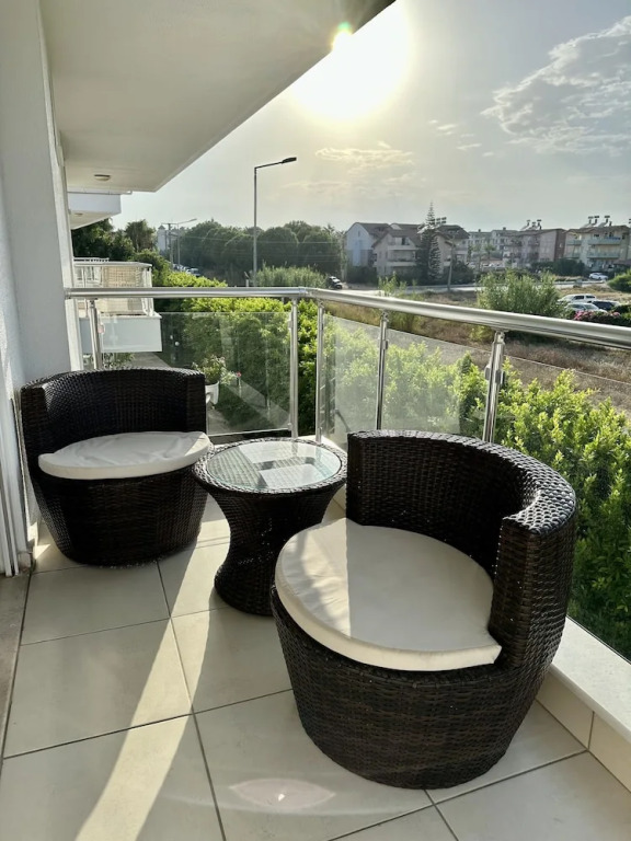 Wonderful 3 bed Duplex in Sought After Prime Community