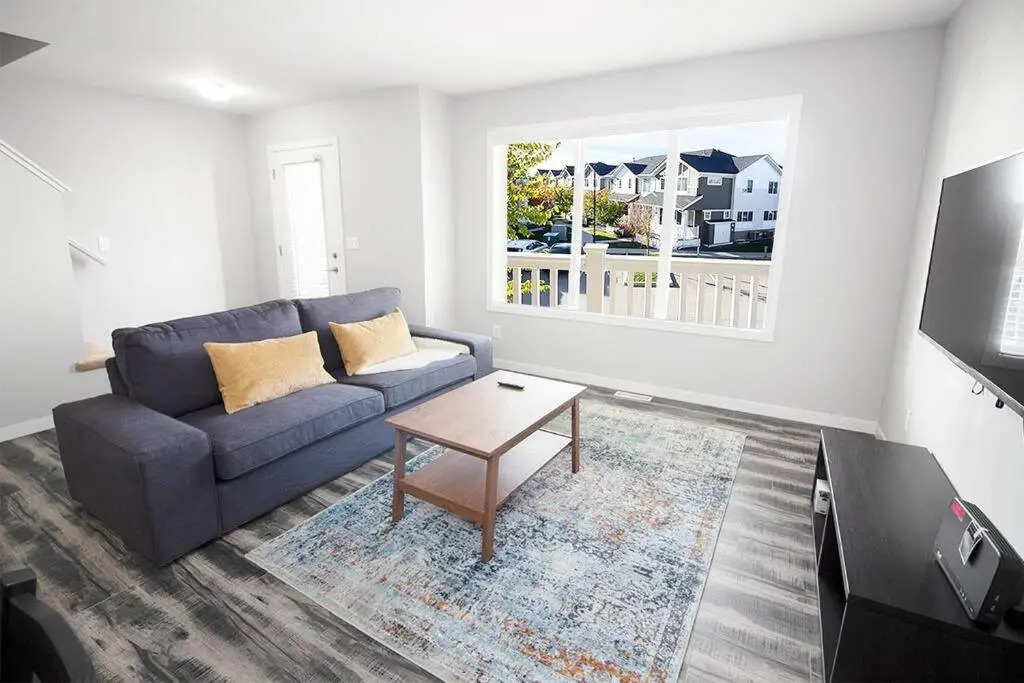 Luxurious 2 Bedroom Townhouse in South Winnipeg