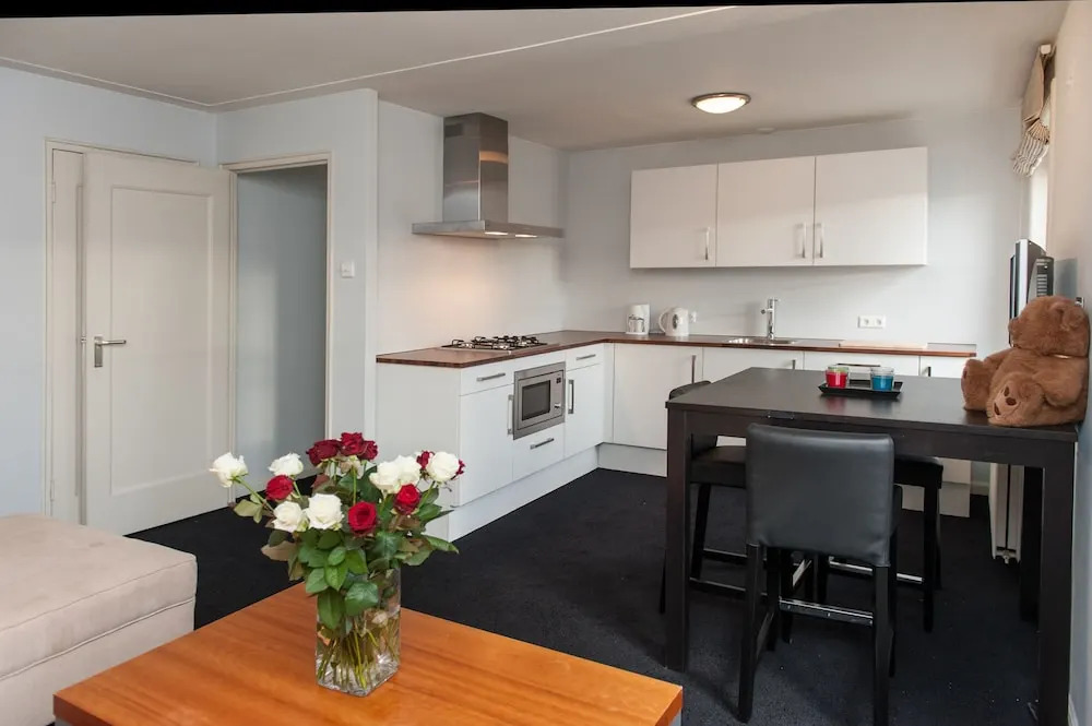 New Apartment Top Location Near RAI