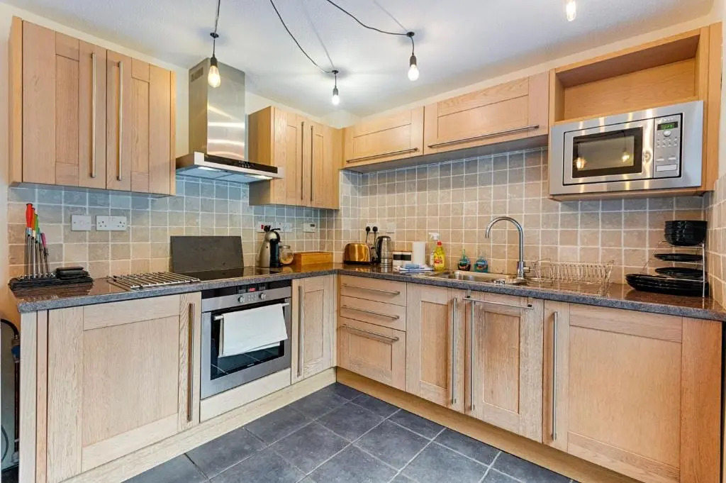 Cosy 2 bed - with relaxing garden!