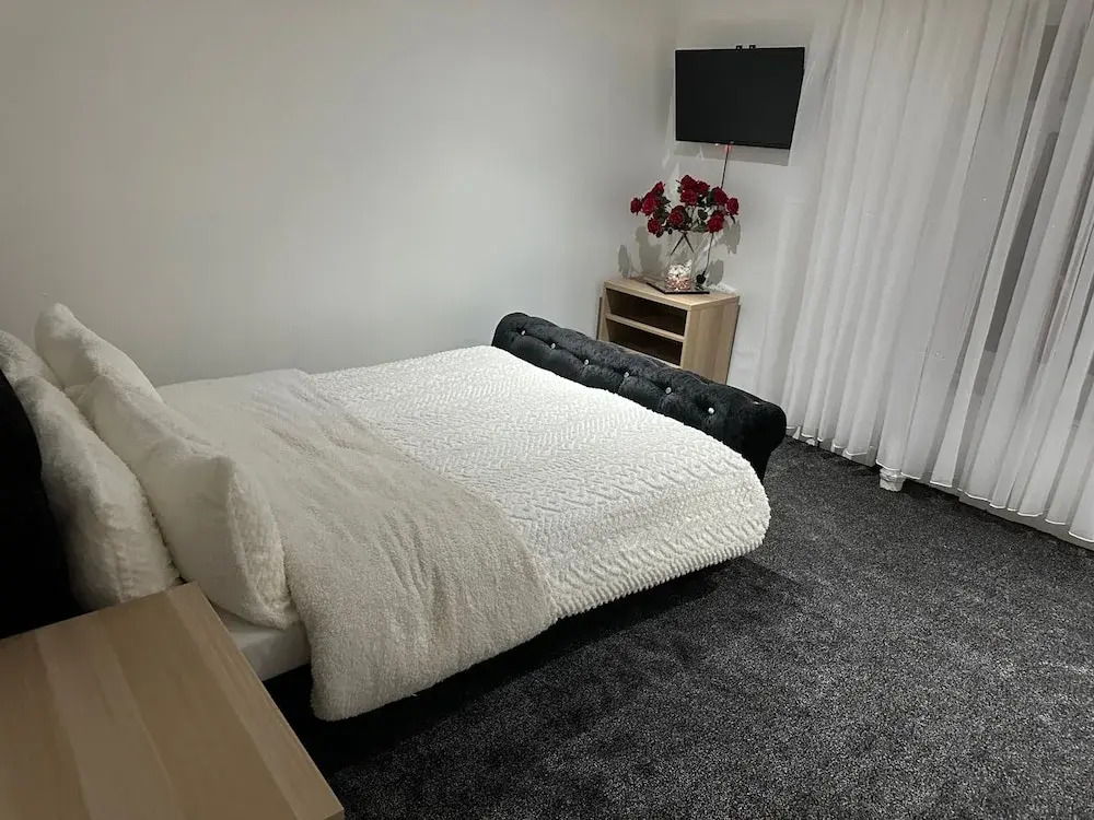 Seaside Stay Sleeps 6 With Pets