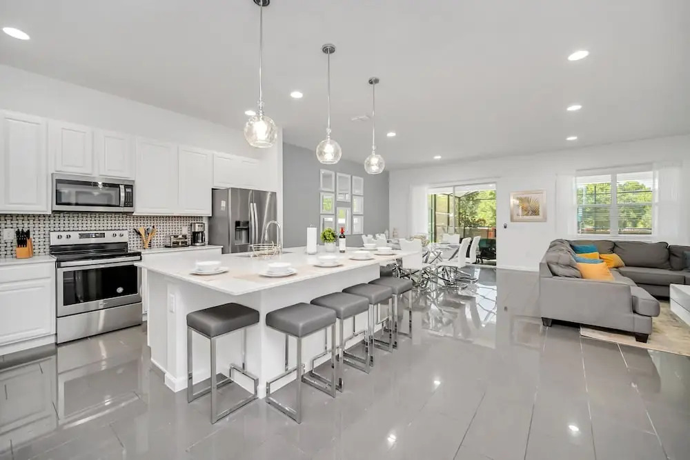 Stunning Bright Family Home Sleeps 25 Bl102