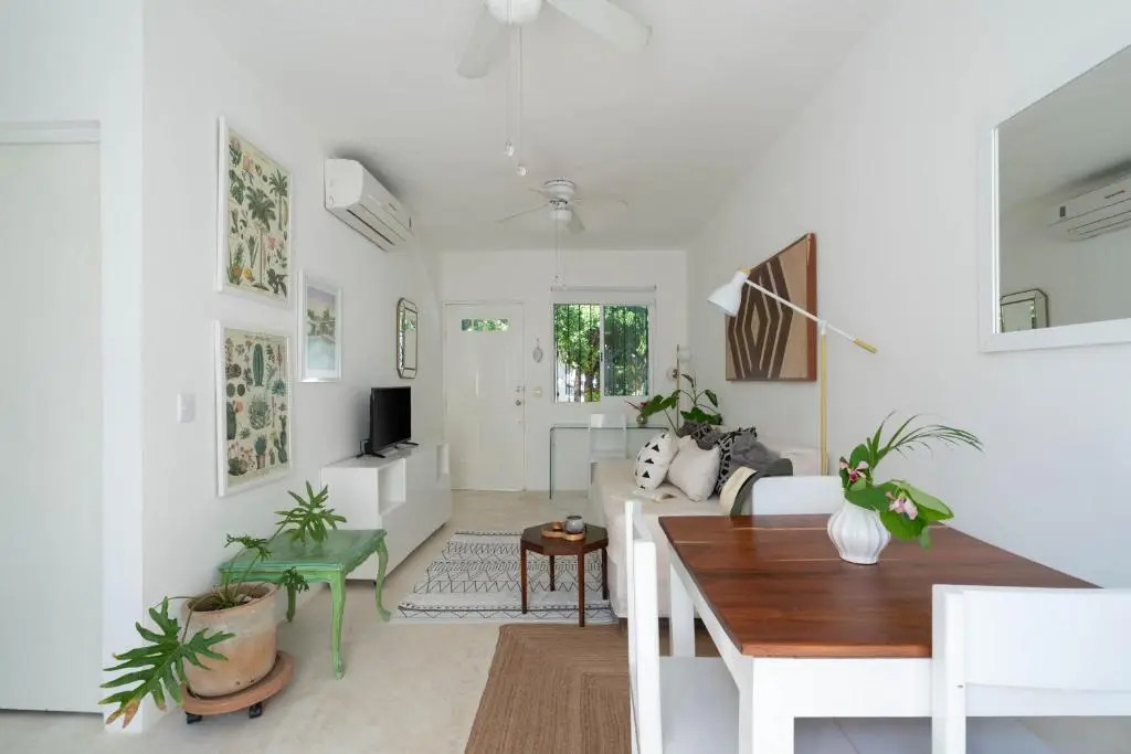 Perfect Cozy Vacation Home Just 2 Miles From the beach