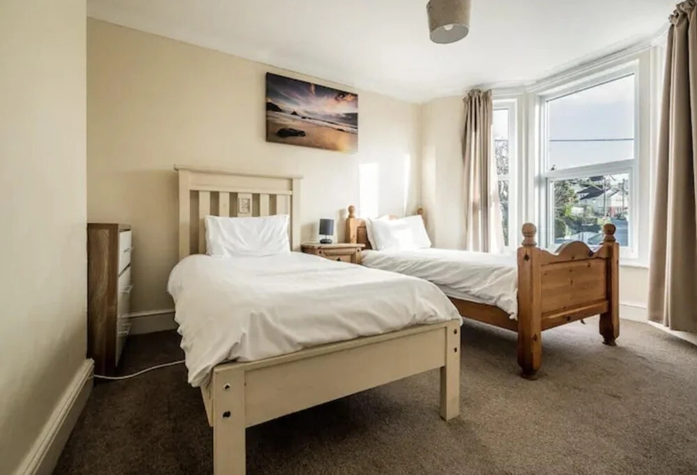 The Boat House Sleeps 4 Pet Friendly