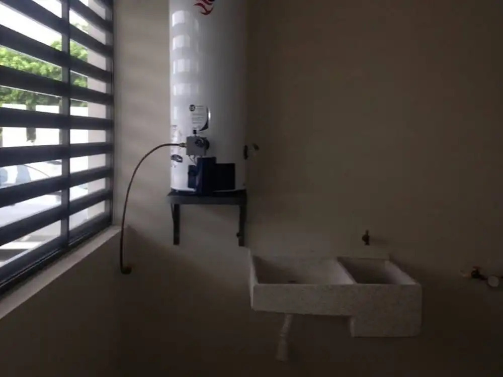Alcantara Apt, Ground Floor, Great for Digital, 2 Blocks Walk to Beach