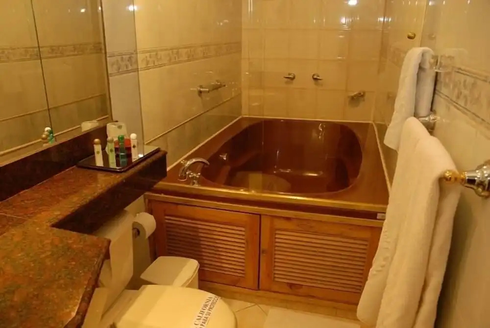 Hotel-Monti