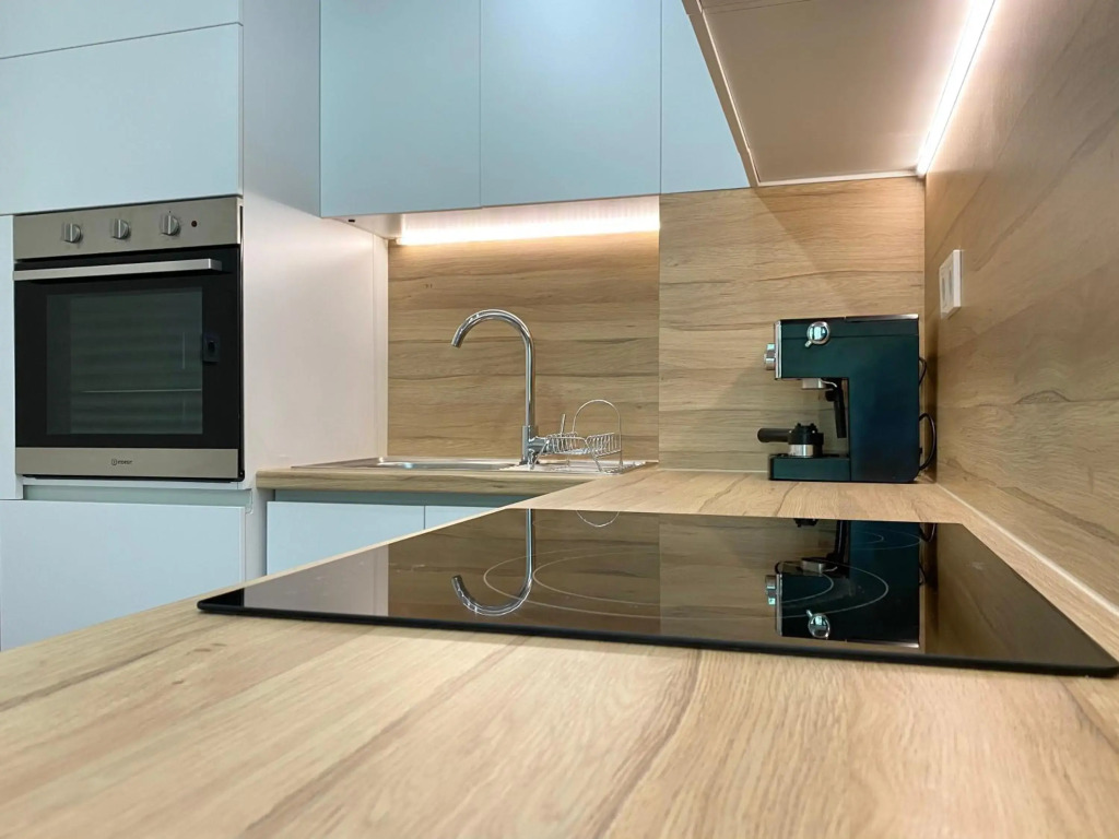 City Centre Bright & Cozy Apartment for 4 persons