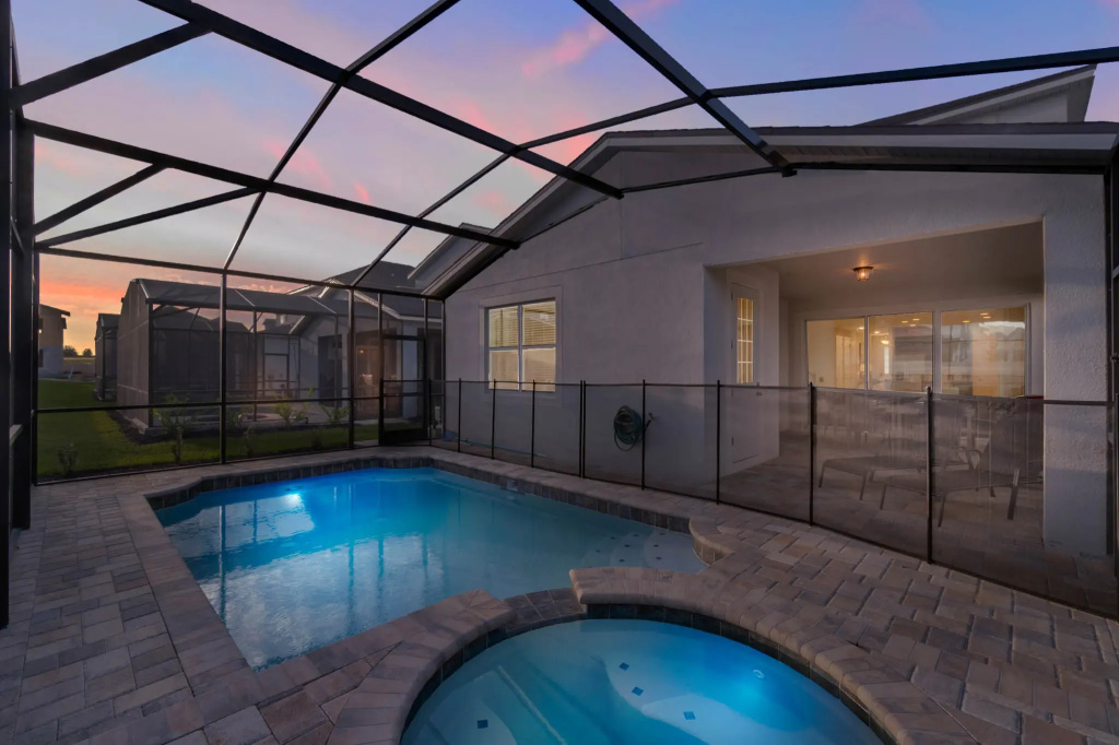 5 Bedrooms 55 Bathrooms Solara 9026 Pc