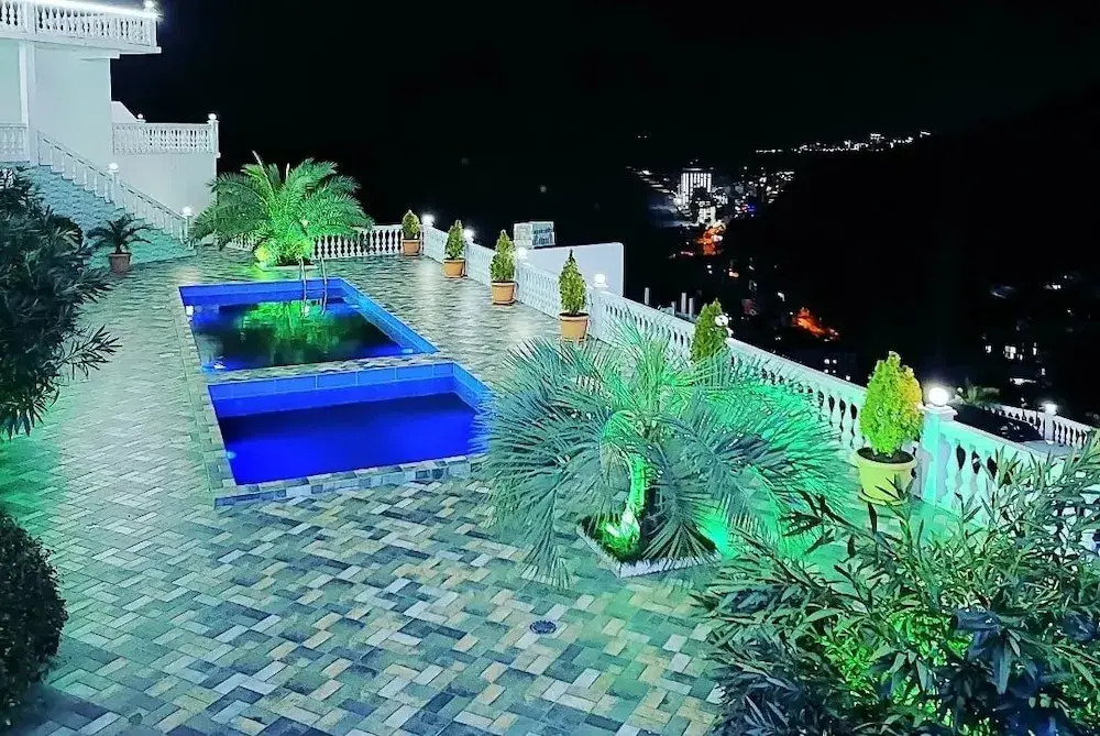 Zura palace