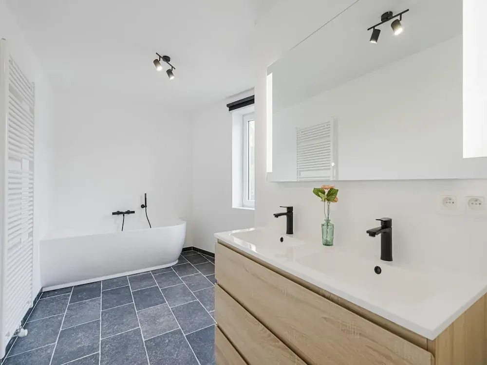 Modern holiday home in Ronse with garden