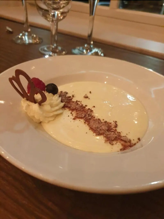 Delmont Hotel & View Restaurant