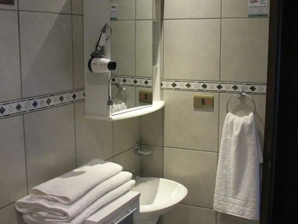 Hotel y Apart Dos Castaños