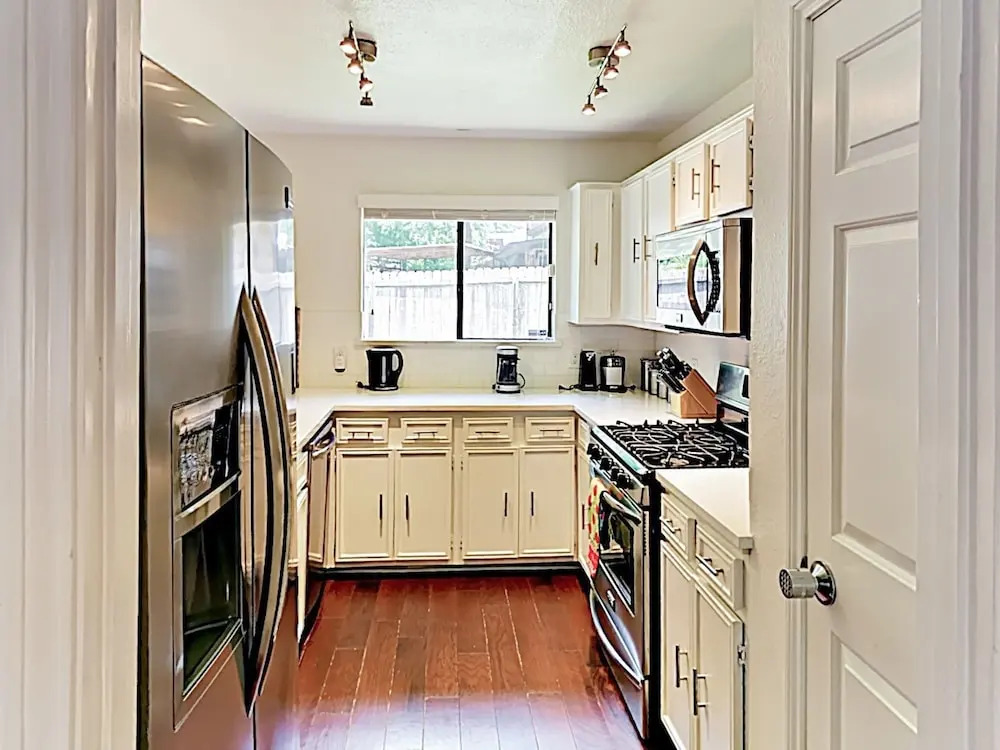 1802 Kinney Avenue Home 2 Bedrooms 2 Bathrooms Home