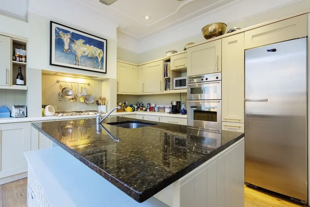 Veeve - Traditional Chiswick