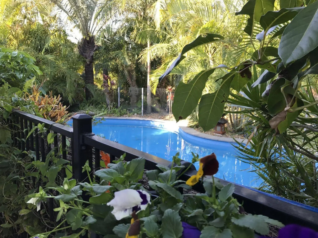Tallow Beach Motel